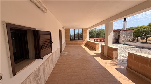 Villa Di 2 Vani, Veranda, Box. Ristrutturata, Ottimo Stato, Fotovoltaico